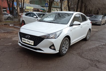 HYUNDAI Solaris в аренду под выкуп в Бери Рули